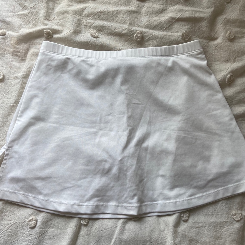 white tennis skirt